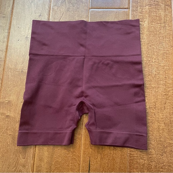 Set Active Sculptflex Bike Shorts - Hug (maroon/burgundy) - Picture 2 of 3